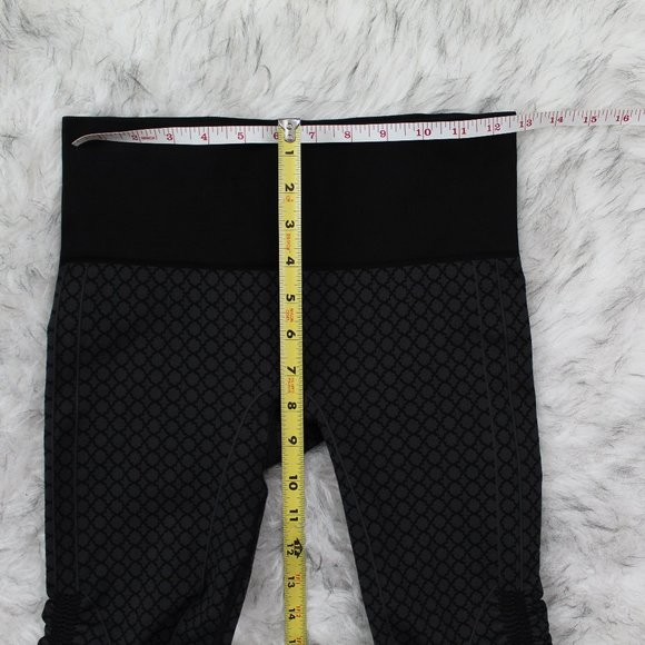 Lululemon In The Flow Crop Leggings in Black Grey - Picture 5 of 12